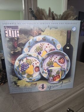 Gibson Elite Balla Frutta Handpainted Dinnerware Set - Blue Floral Fruit